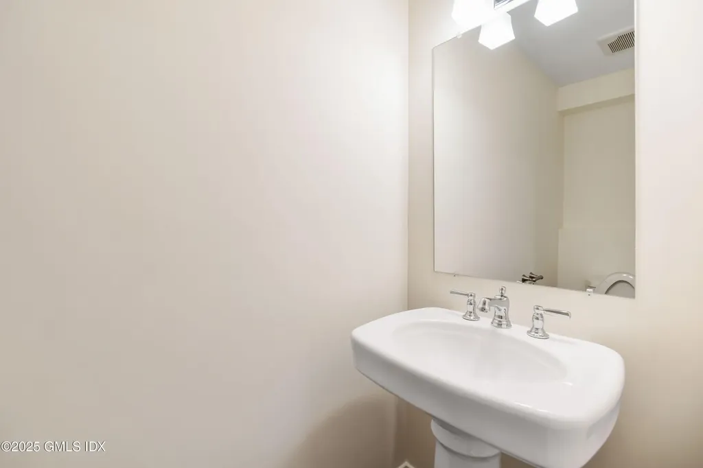 241 Weaver Street Greenwich CT 06831