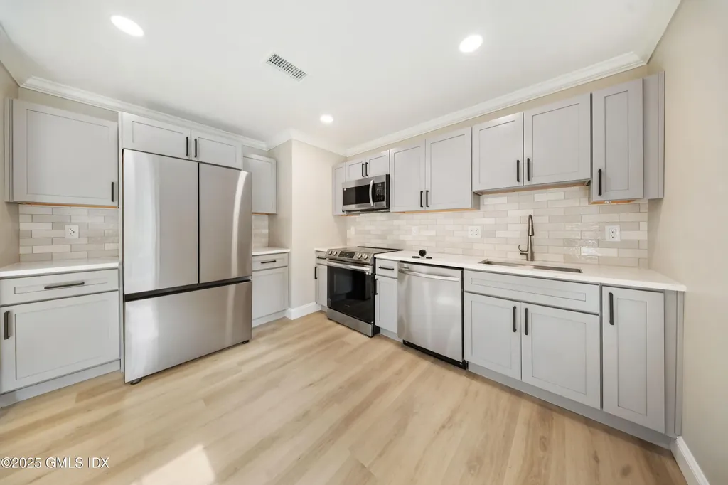 237 Weaver Street Greenwich CT 06831