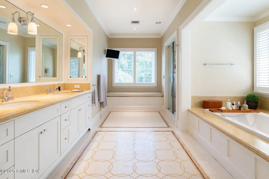 10 Copper Beech Road Greenwich CT 06830