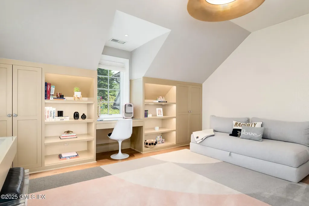 10 Copper Beech Road Greenwich CT 06830