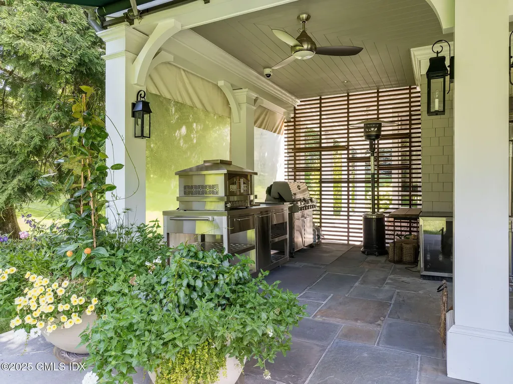 10 Copper Beech Road Greenwich CT 06830