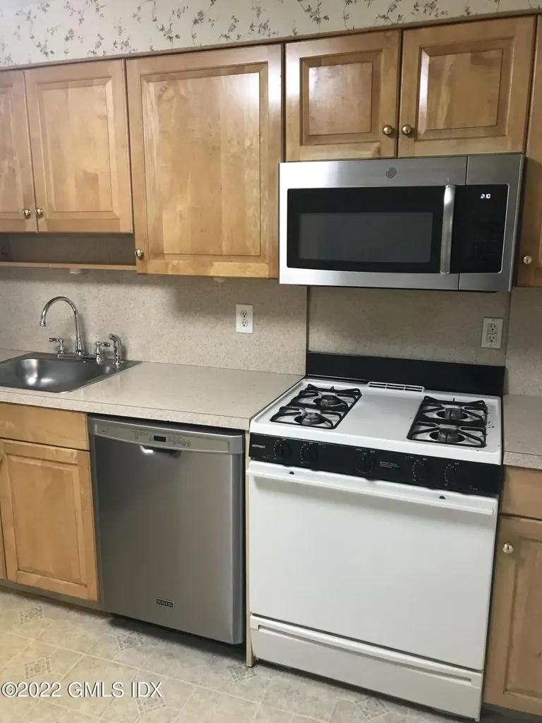 20 Havemeyer Lane Old Greenwich CT 06870