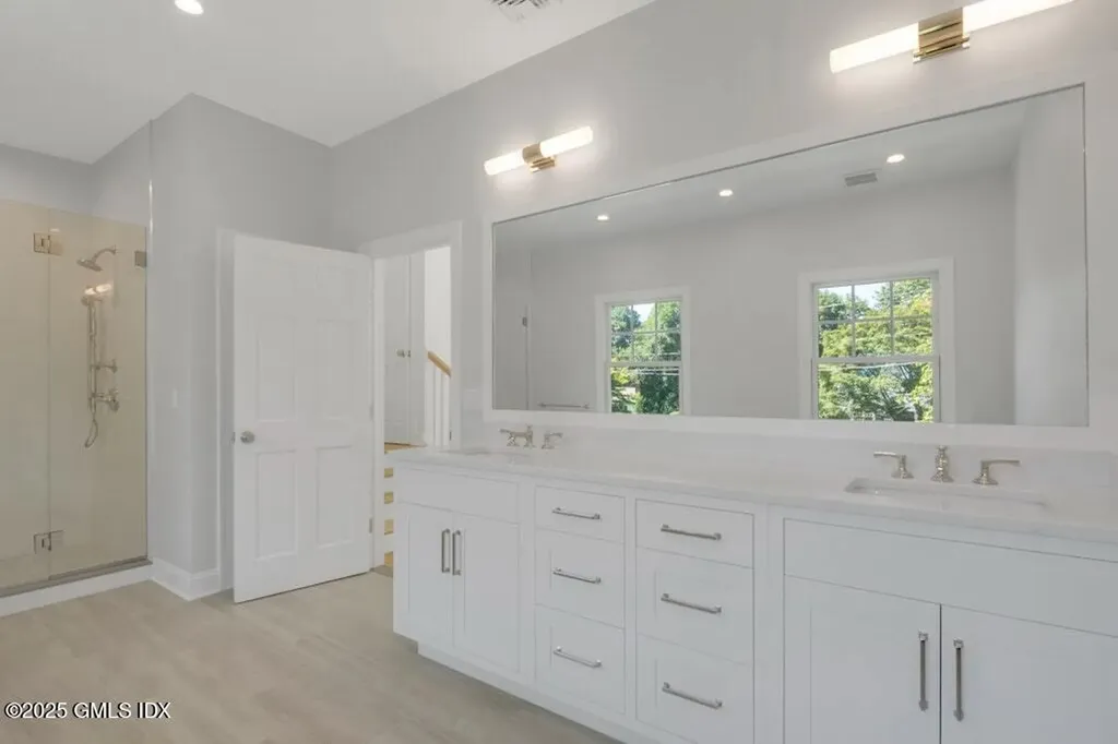 141 Woodside Drive Greenwich CT 06830