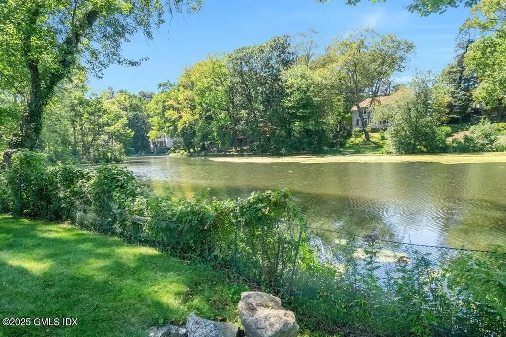 141 Woodside Drive Greenwich CT 06830