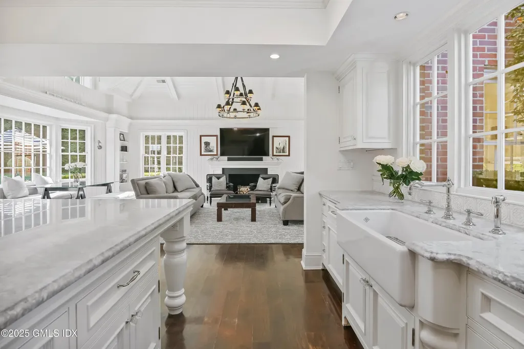 60 Meadow Road Riverside CT 06878