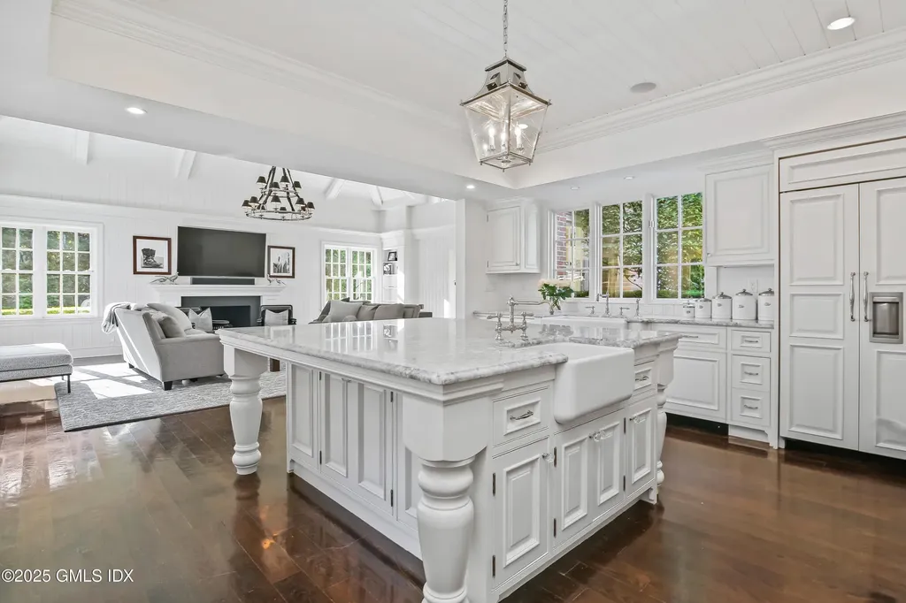 60 Meadow Road Riverside CT 06878