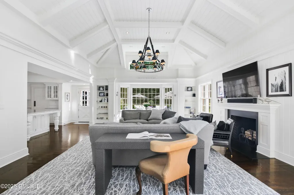 60 Meadow Road Riverside CT 06878