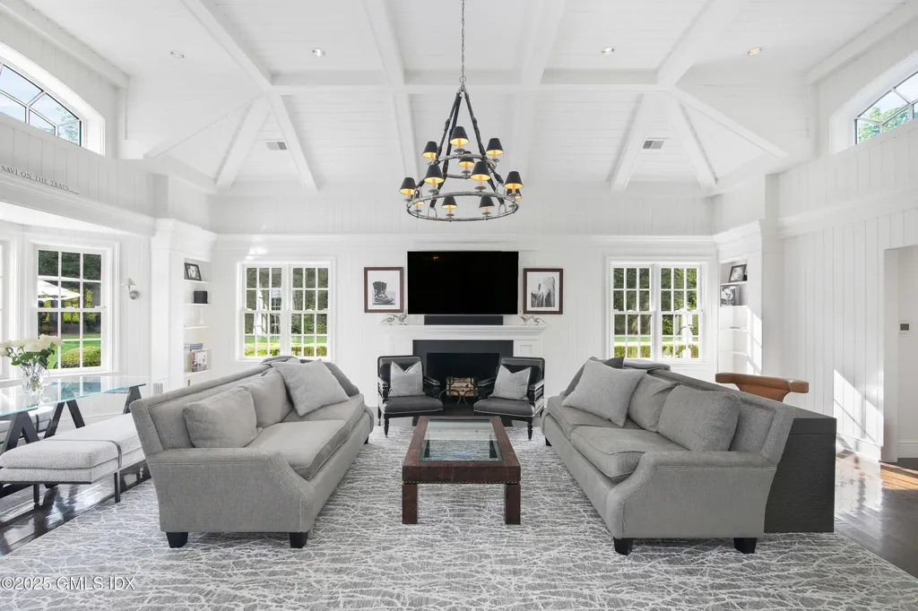 60 Meadow Road Riverside CT 06878