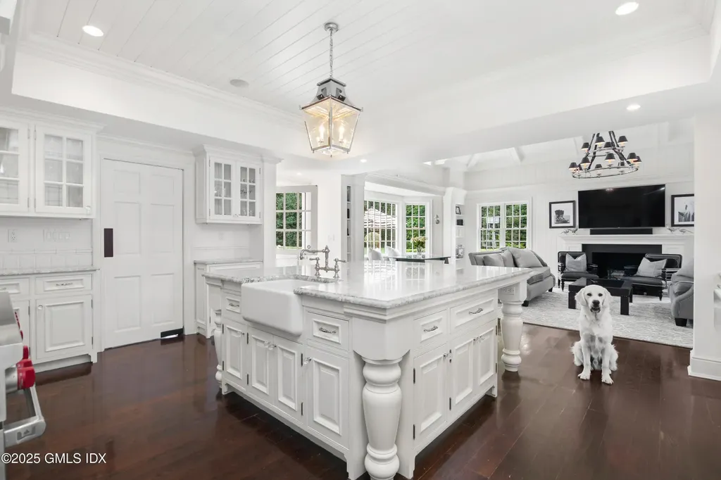 60 Meadow Road Riverside CT 06878