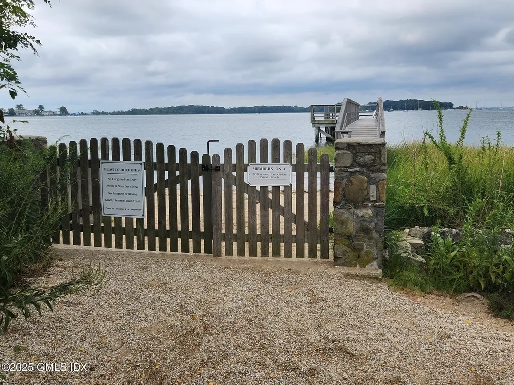 60 Meadow Road Riverside CT 06878