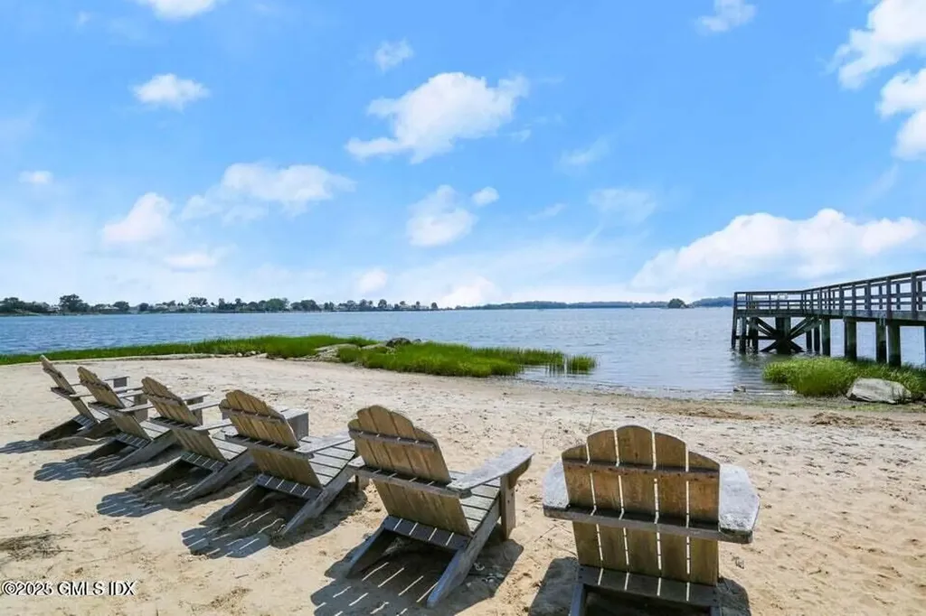 60 Meadow Road Riverside CT 06878