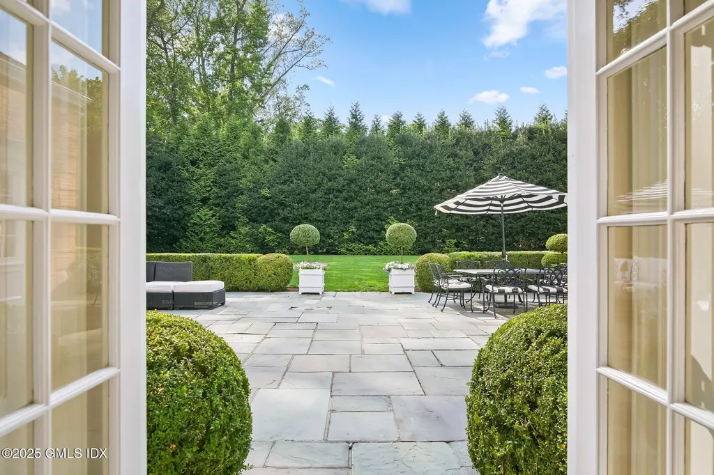 60 Meadow Road Riverside CT 06878