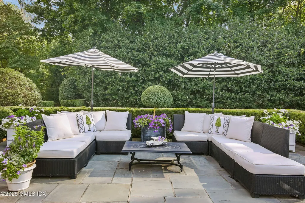 60 Meadow Road Riverside CT 06878