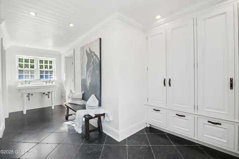 60 Meadow Road Riverside CT 06878