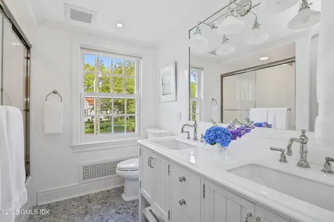 60 Meadow Road Riverside CT 06878