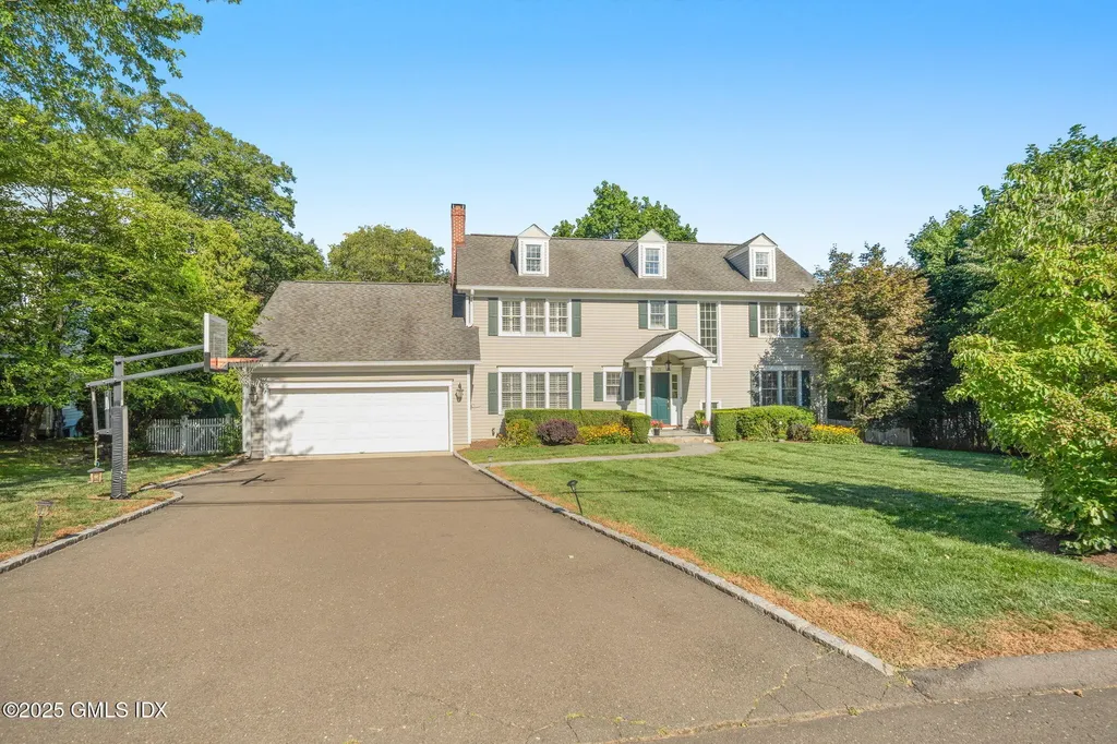 31 Old Wagon Road Old Greenwich CT 06870