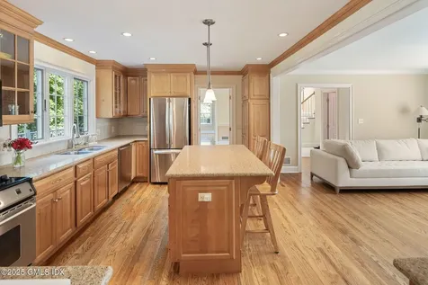 31 Old Wagon Road Old Greenwich CT 06870