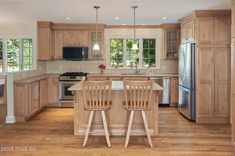 31 Old Wagon Road Old Greenwich CT 06870