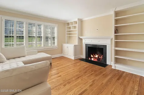 31 Old Wagon Road Old Greenwich CT 06870