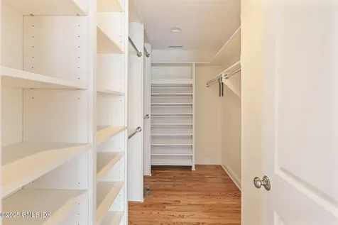 31 Old Wagon Road Old Greenwich CT 06870