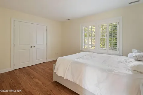 31 Old Wagon Road Old Greenwich CT 06870