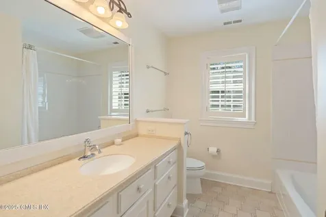 31 Old Wagon Road Old Greenwich CT 06870