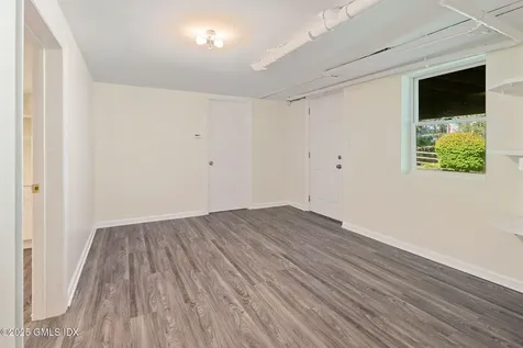 31 Old Wagon Road Old Greenwich CT 06870