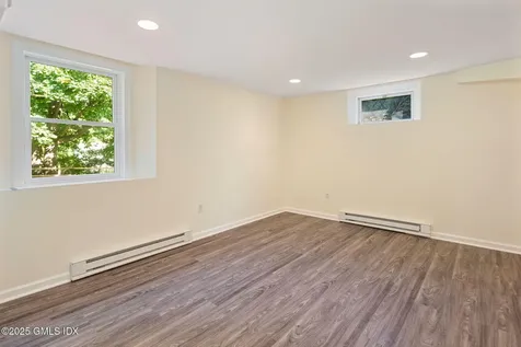 31 Old Wagon Road Old Greenwich CT 06870