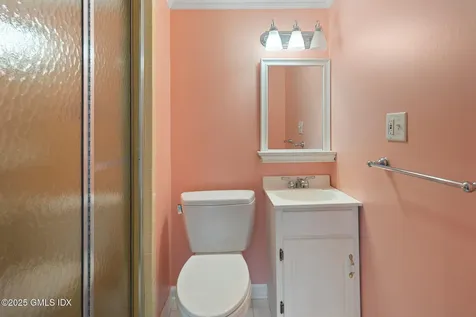 31 Old Wagon Road Old Greenwich CT 06870