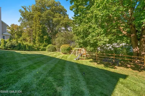 31 Old Wagon Road Old Greenwich CT 06870