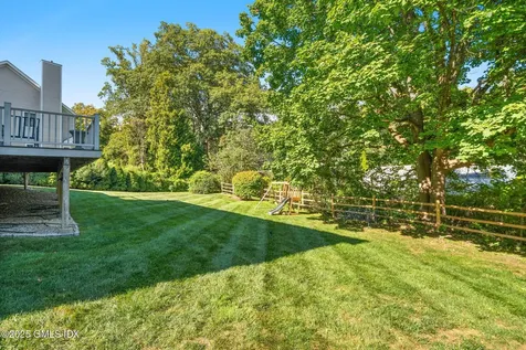 31 Old Wagon Road Old Greenwich CT 06870