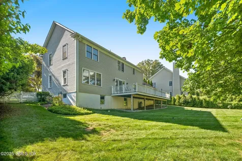 31 Old Wagon Road Old Greenwich CT 06870