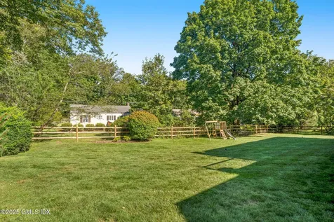 31 Old Wagon Road Old Greenwich CT 06870