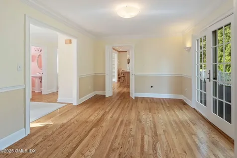 31 Old Wagon Road Old Greenwich CT 06870