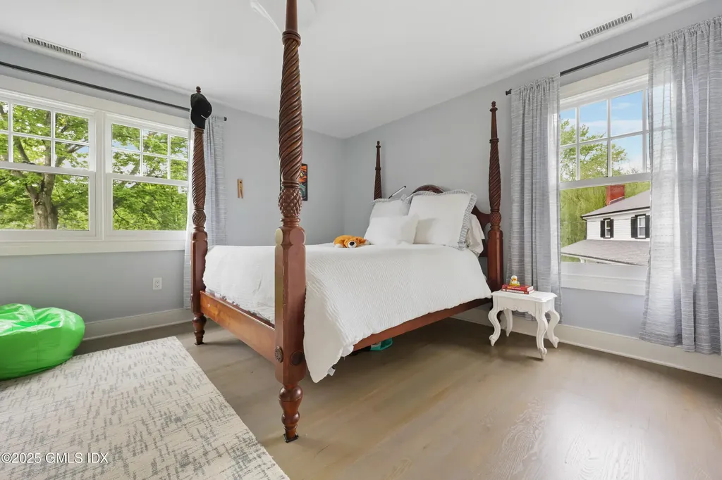 29 Griffith Road Riverside CT 06878