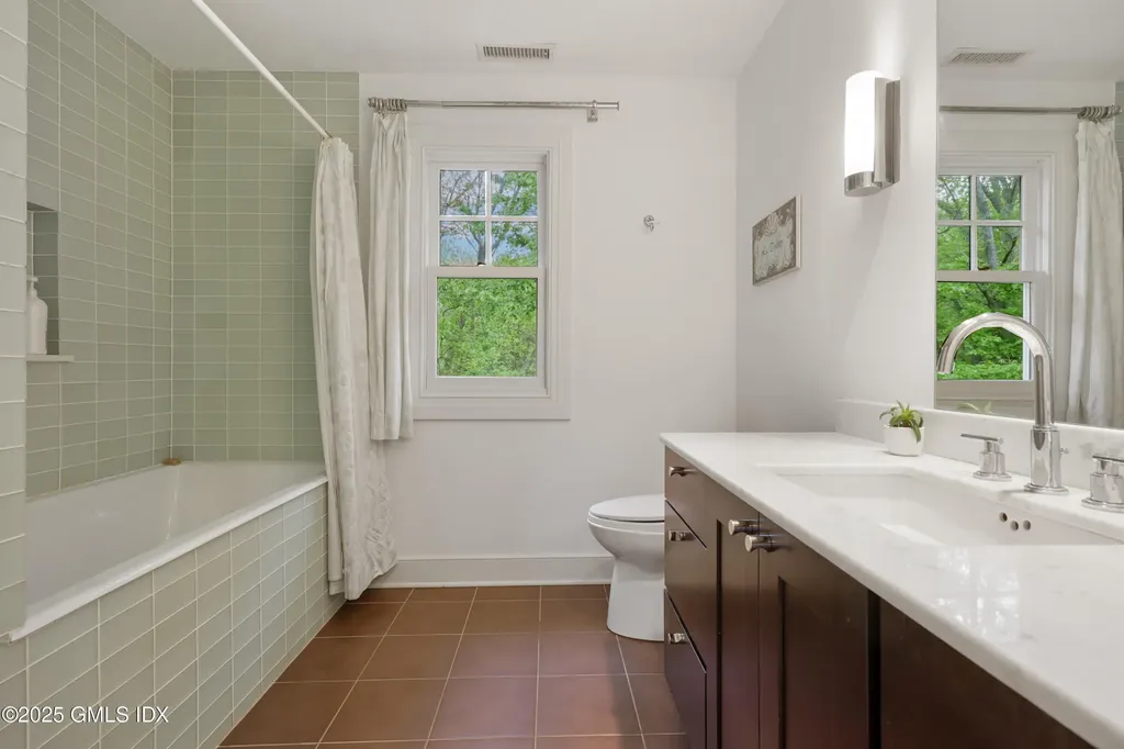 29 Griffith Road Riverside CT 06878