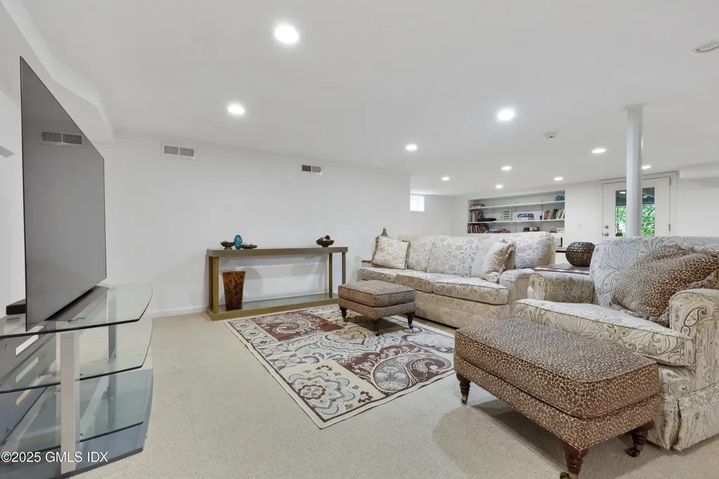 29 Griffith Road Riverside CT 06878