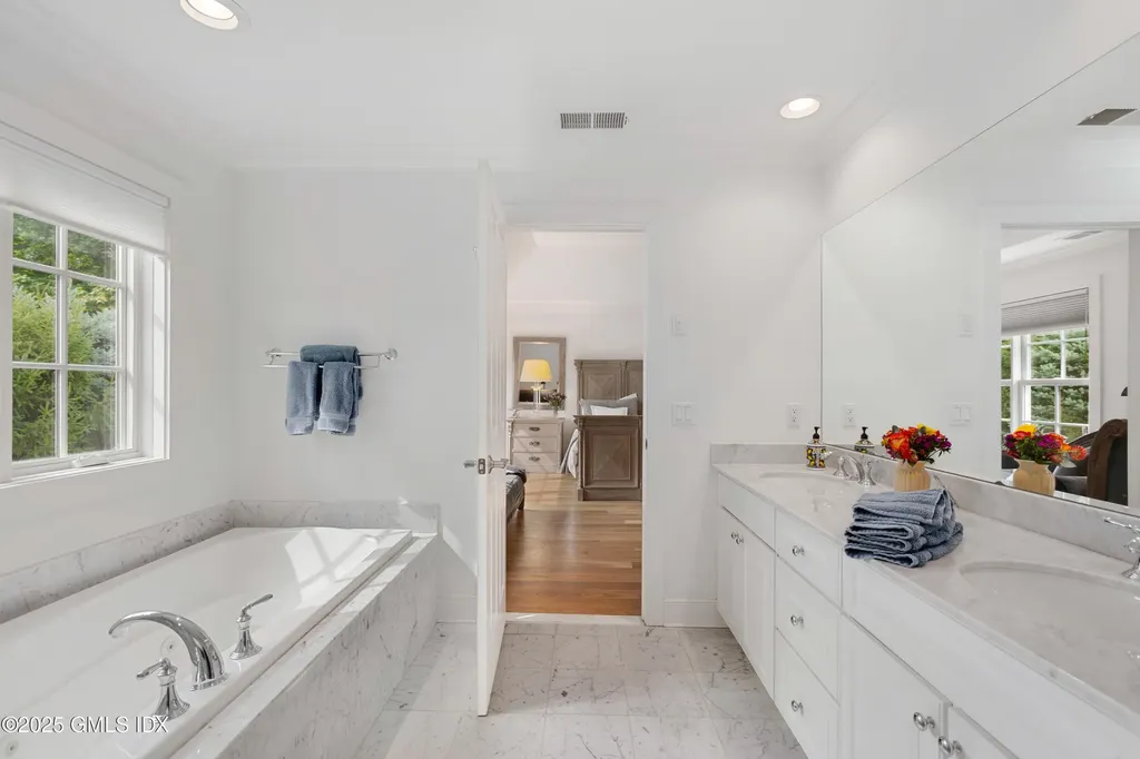 77 Havemeyer Lane Stamford CT 06902