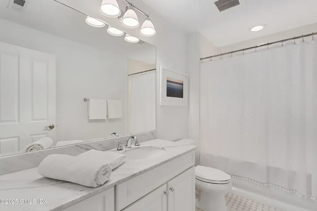 77 Havemeyer Lane Stamford CT 06902