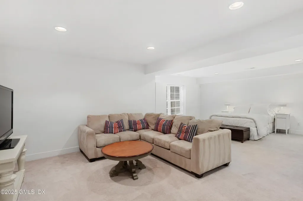 77 Havemeyer Lane Stamford CT 06902