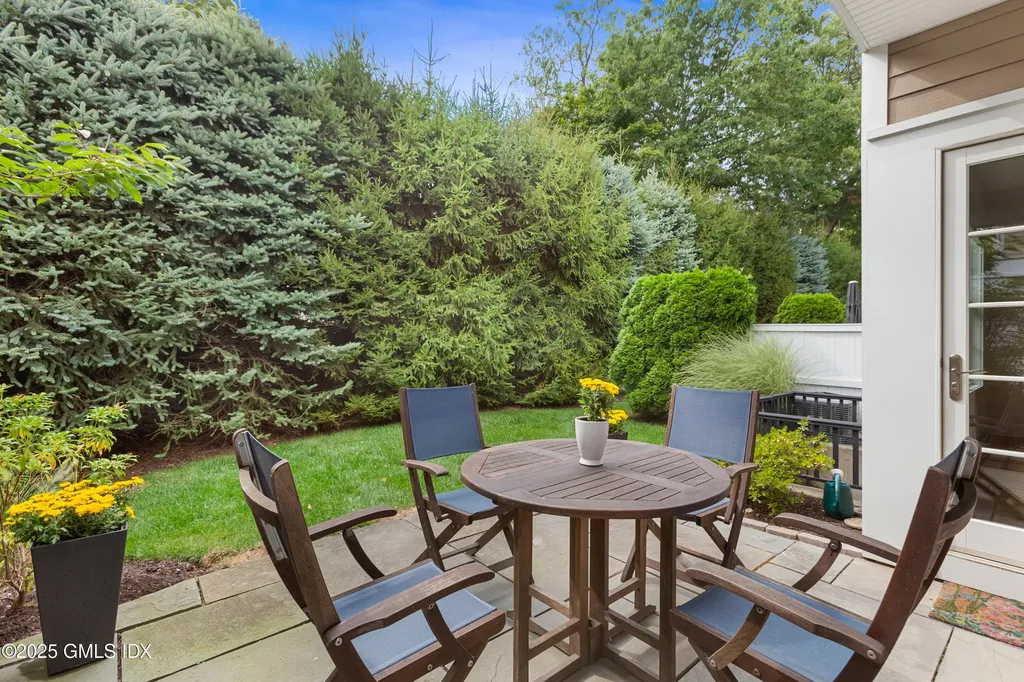 77 Havemeyer Lane Stamford CT 06902