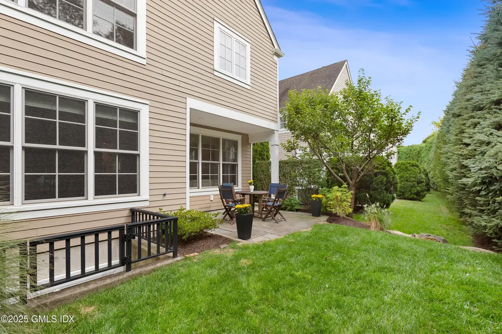 77 Havemeyer Lane Stamford CT 06902