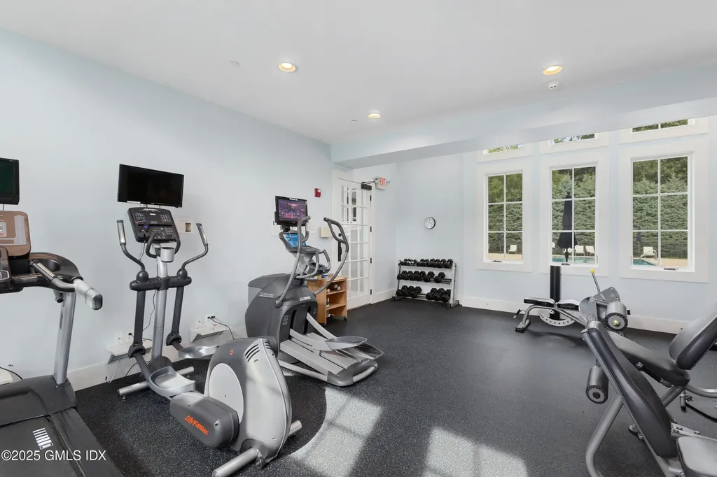 77 Havemeyer Lane Stamford CT 06902