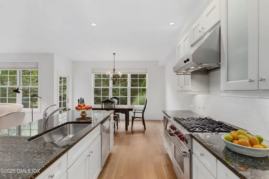 77 Havemeyer Lane Stamford CT 06902