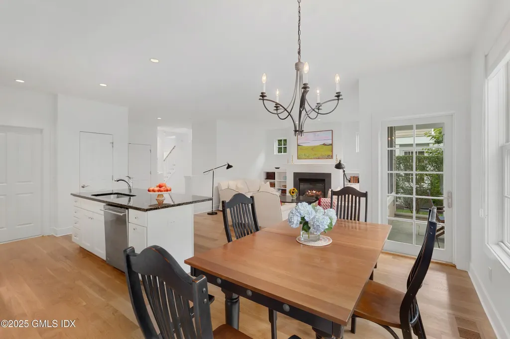 77 Havemeyer Lane Stamford CT 06902