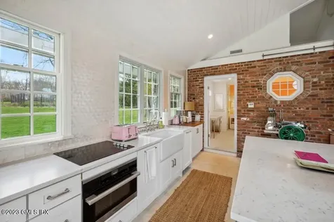 9 Cameron Drive Greenwich CT 06831