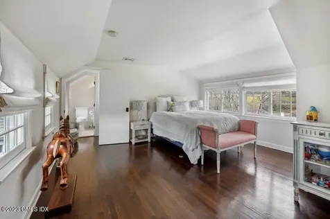 9 Cameron Drive Greenwich CT 06831