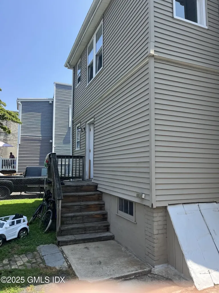 48 Manor Street Stamford CT 06902