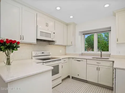 52 Sherwood Place Greenwich CT 06830