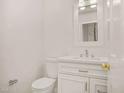 52 Sherwood Place Greenwich CT 06830